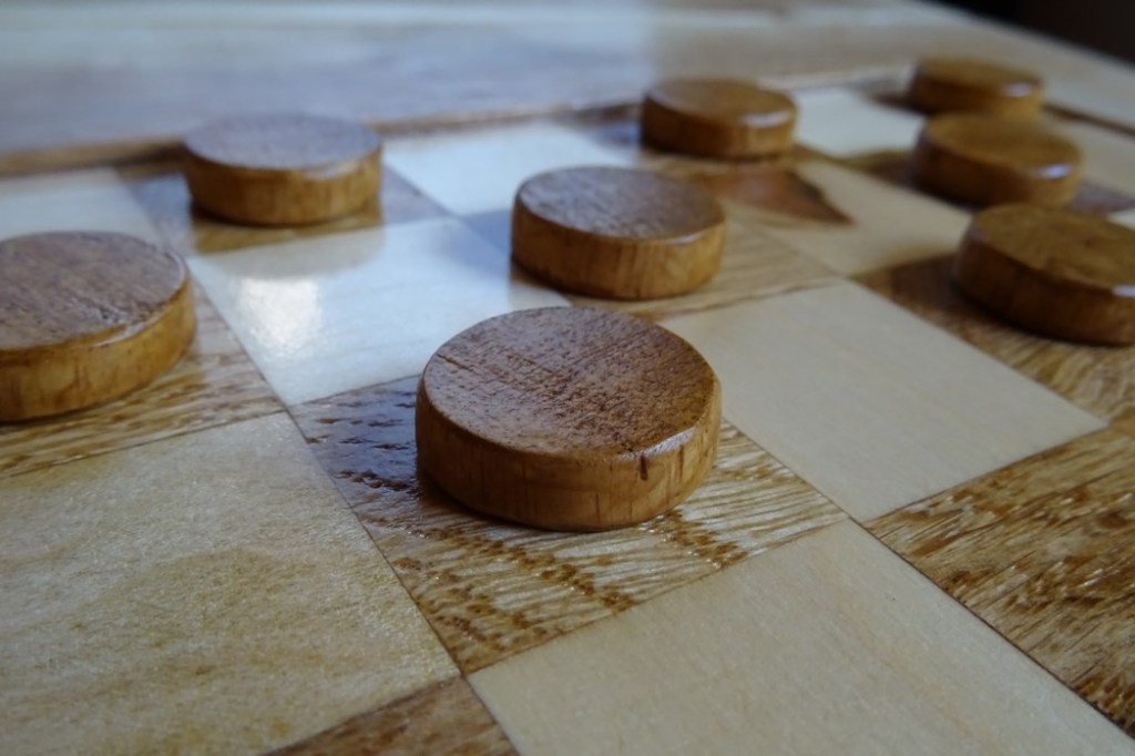 Jeu De Dames En Bois Artisanal - Jolie Boîte De Rangement