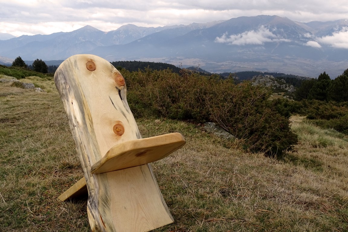 Chaise Cerdane, style chaise africaine
