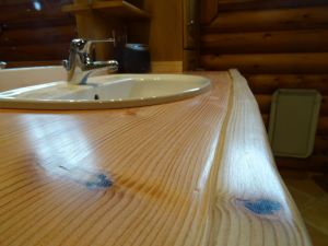 Rebord usiné dans la masse