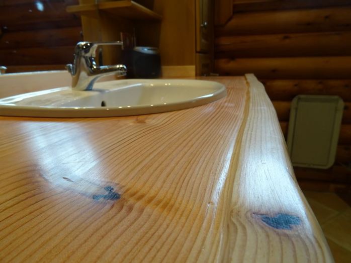 Rebord usiné dans la masse