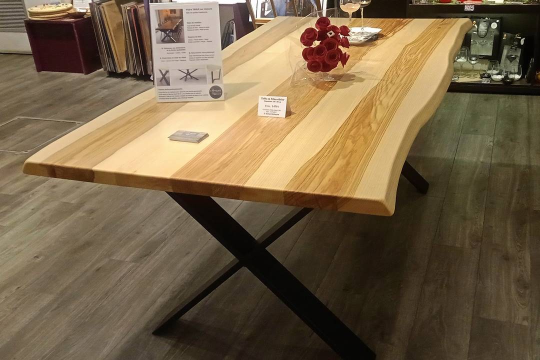 Table à manger en frêne olivier